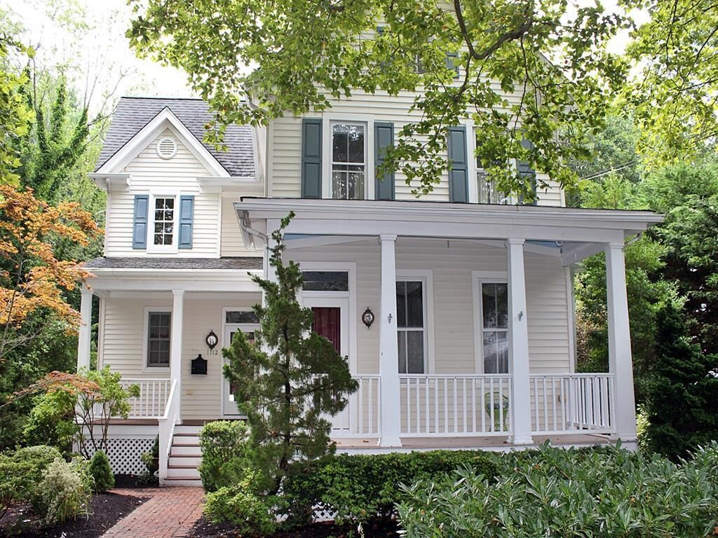 Spacious & Modern pet-friendly Victorian over 4,200 Sq Ft