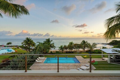 Beachfront Luxury Villa: 3BR, 3.5BA,Gazebo,Pool, Secluded Beach, Gated Community