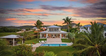 Beachfront Luxury Villa: 3BR, 3.5BA,Gazebo,Pool, Secluded Beach, Gated Community