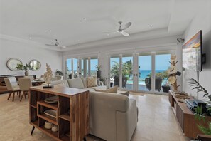 Smart TV, books, stereo