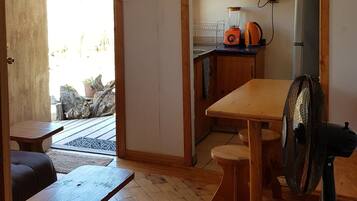 Family Cottage, 2 Bedrooms, Kitchen, Ground Floor | In-room dining