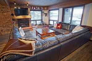 Téléviseur, foyer, lecteur de DVD