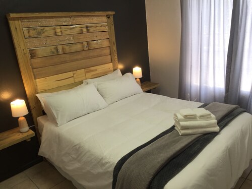 Beaches ... a dreamy holiday apartment set in the tranquil beauty of Hermanus