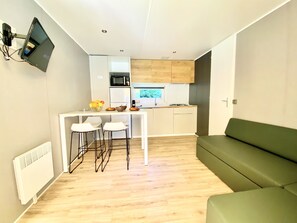 Living area - See Breizh Camping La Ville Huchet (Saint-Malo)
