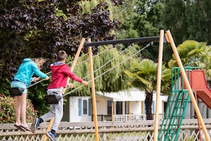 Children’s play area – outdoor