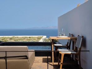 Sunset Suite with Infinity Pool | View from room - Andronis Arcadia Hotel (Santorini)