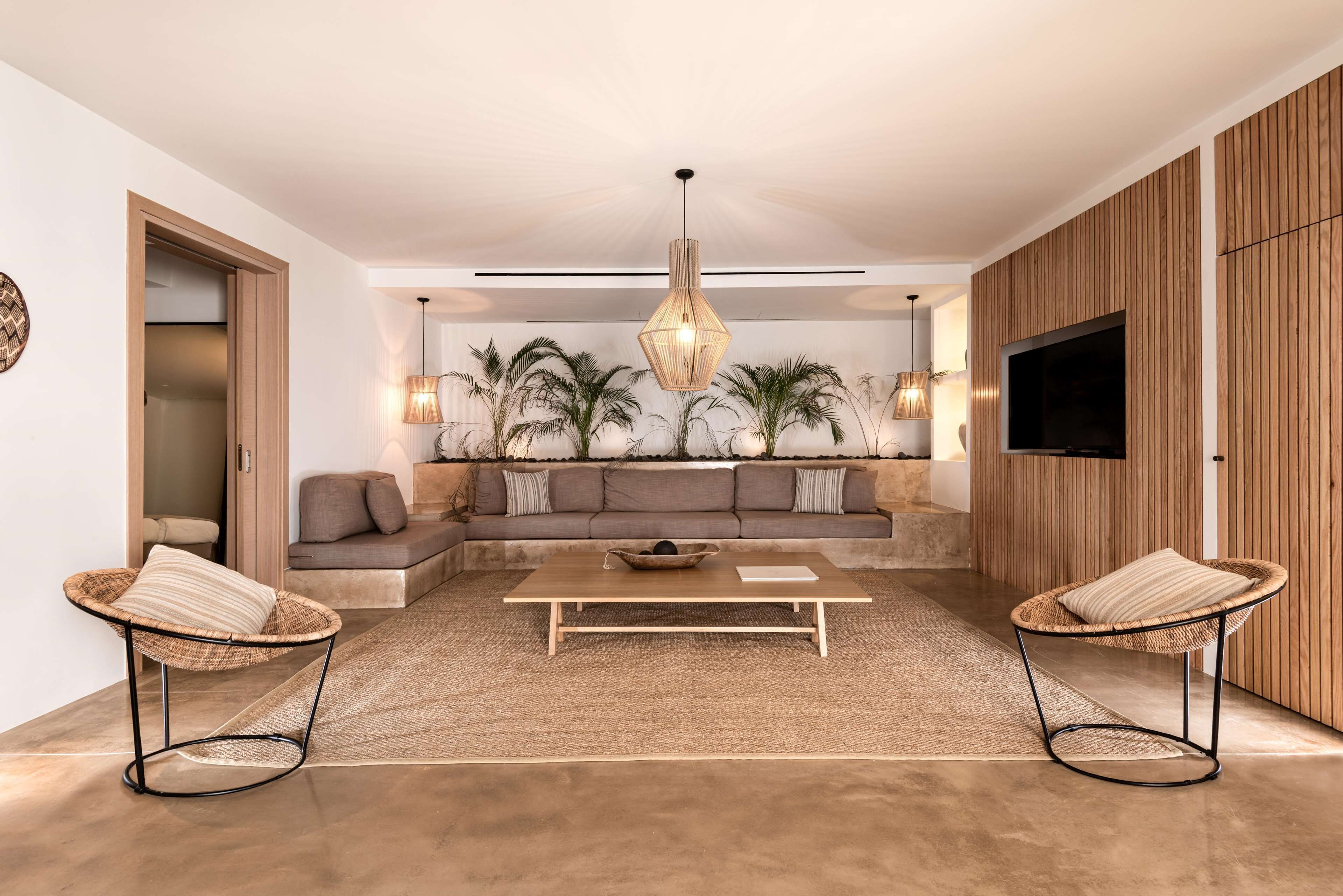 in-room safe, free wifi, bed sheets