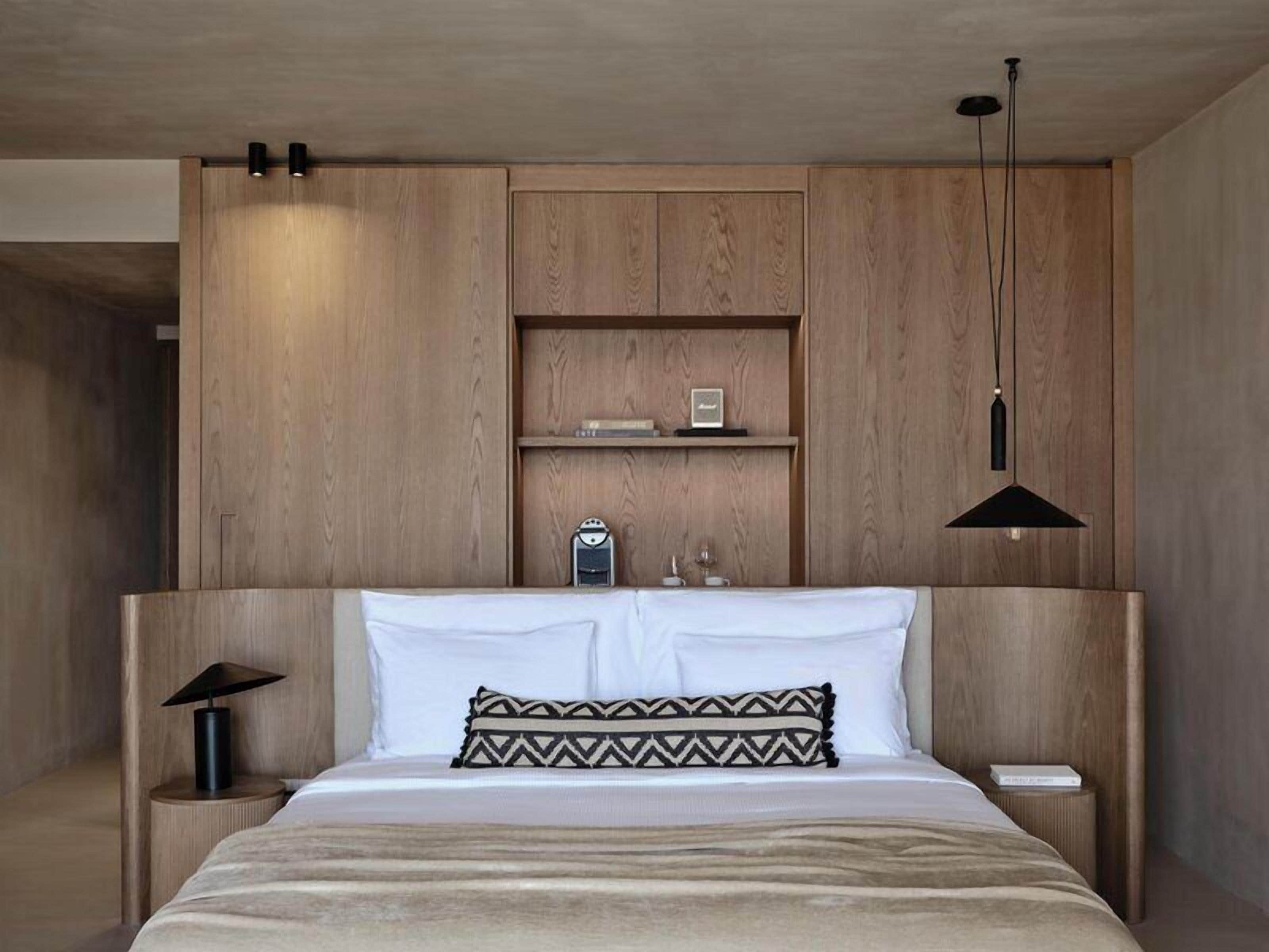 Natura Suite with Infinity Pool | In-room safe, WiFi (free), bed sheets