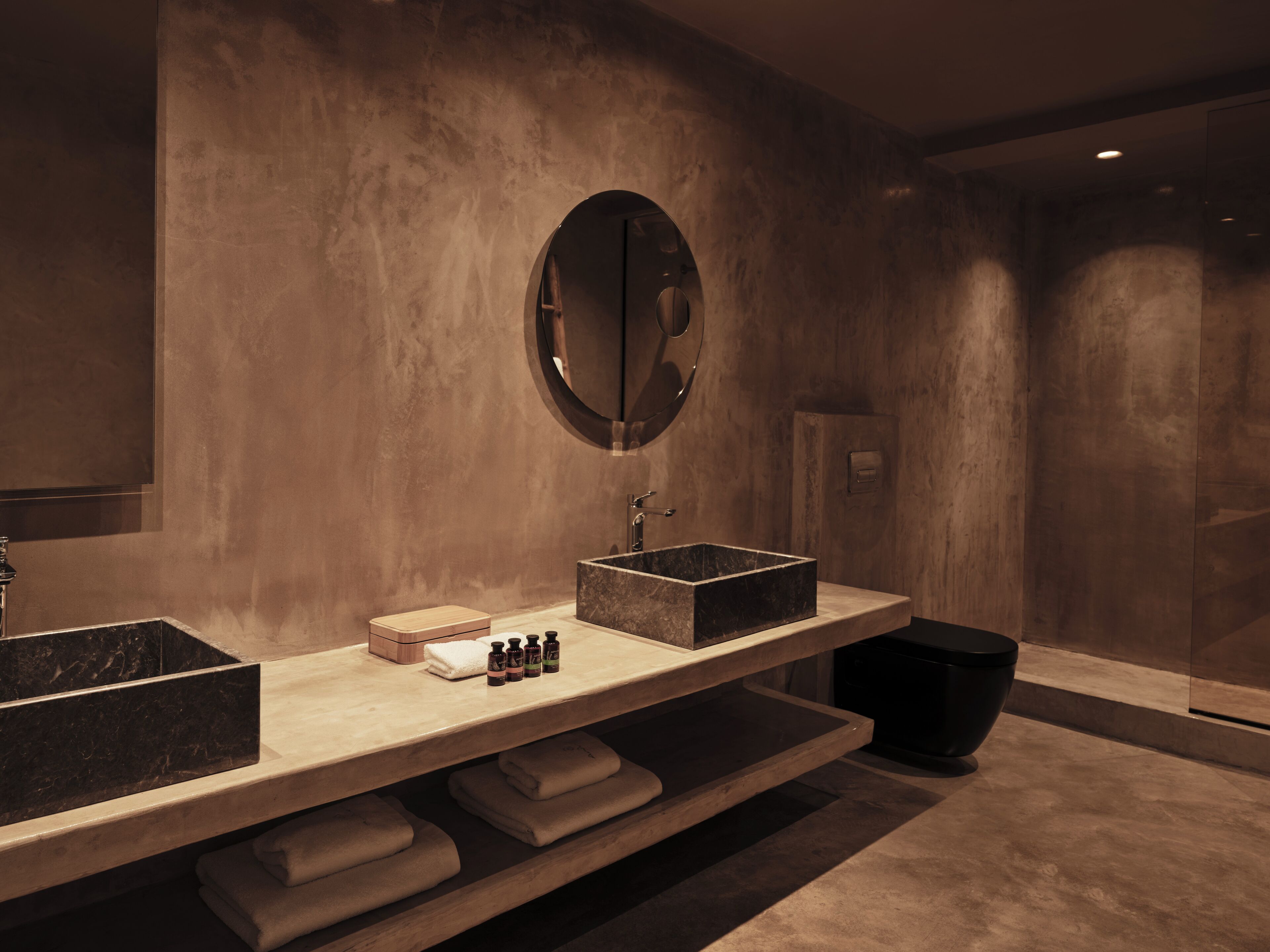 Four Bedroom Villa with Infinity Pool | Bathroom | Combined shower/tub, designer toiletries, hair dryer, bathrobes