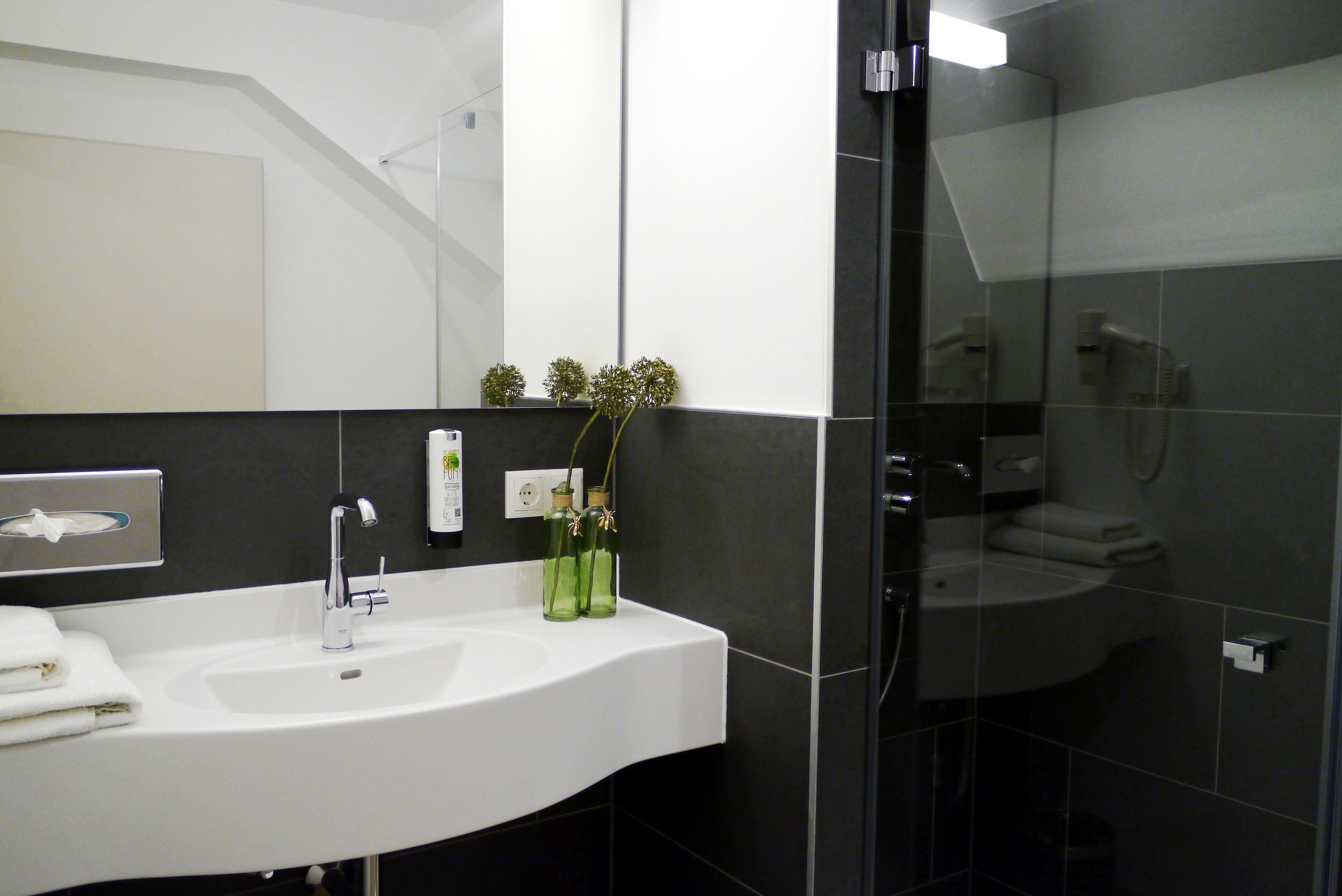 double room | bathroom | free toiletries, hair dryer, towels
