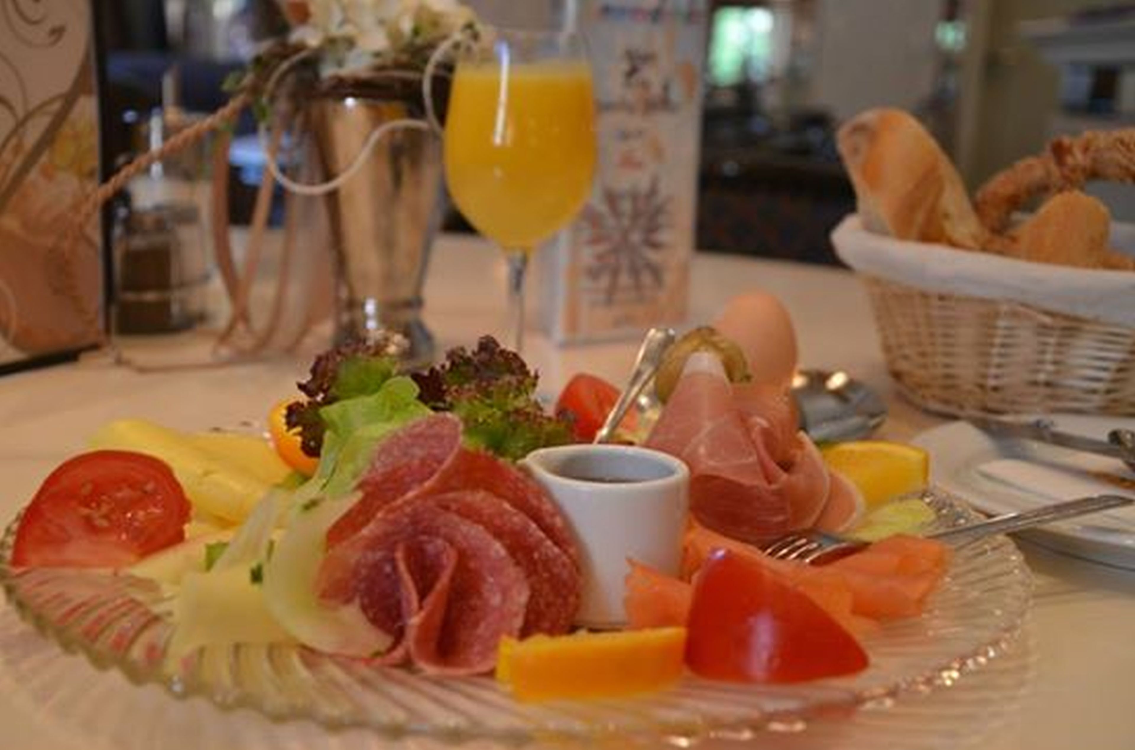 daily cooked-to-order breakfast for a fee