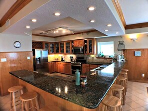 Fridge, microwave, oven, stovetop - Meet Atlantis! Oceanfront Seating at its Finest! (Freeport)