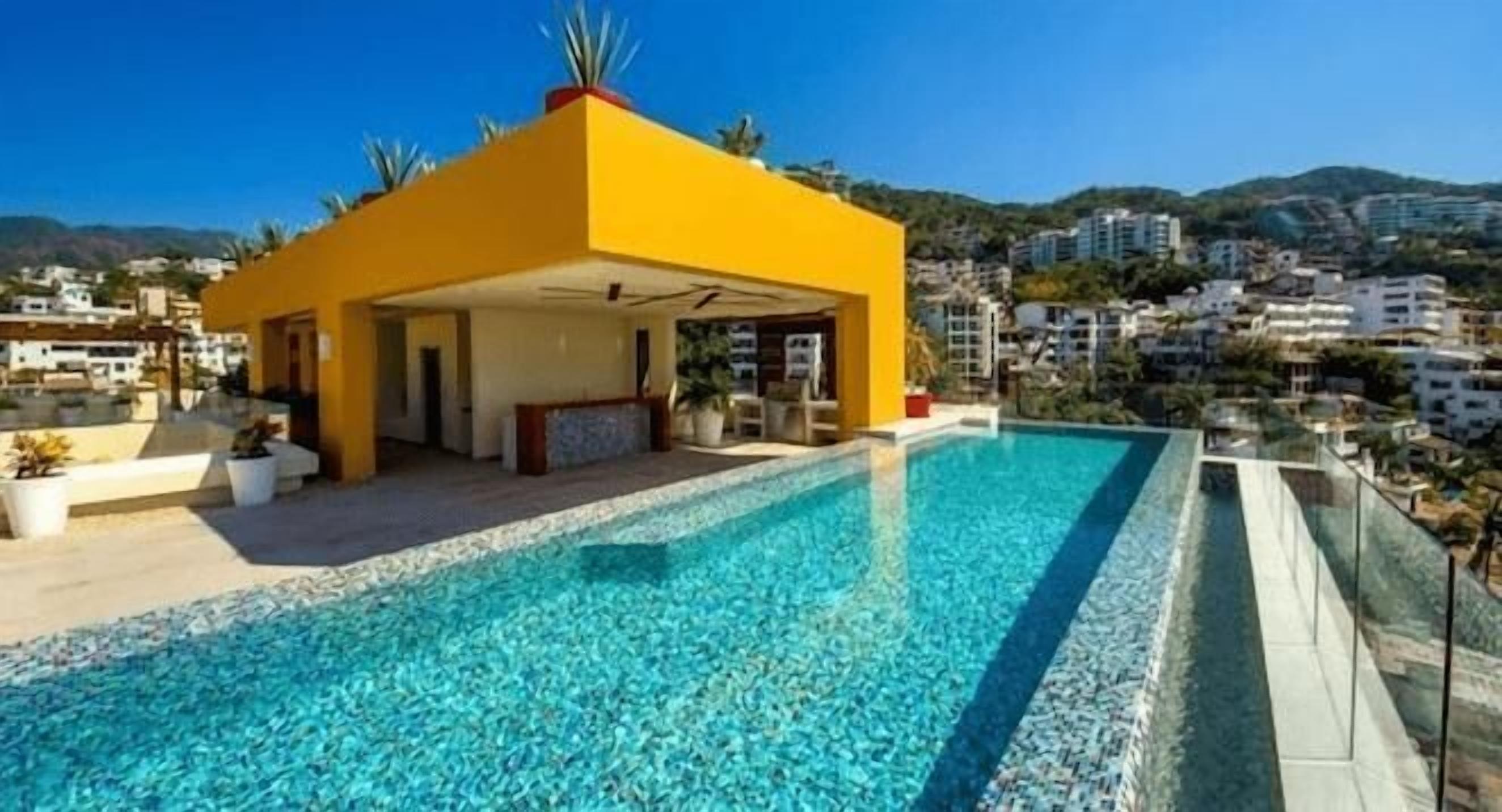 Vacation Rental Condo V177 Unit 404 Romantic Zone, near beach, rooftop pool, Puerto Vallarta!