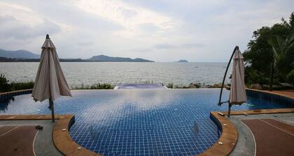 5 Bedroom Sea Front Villa - Koh Phangan