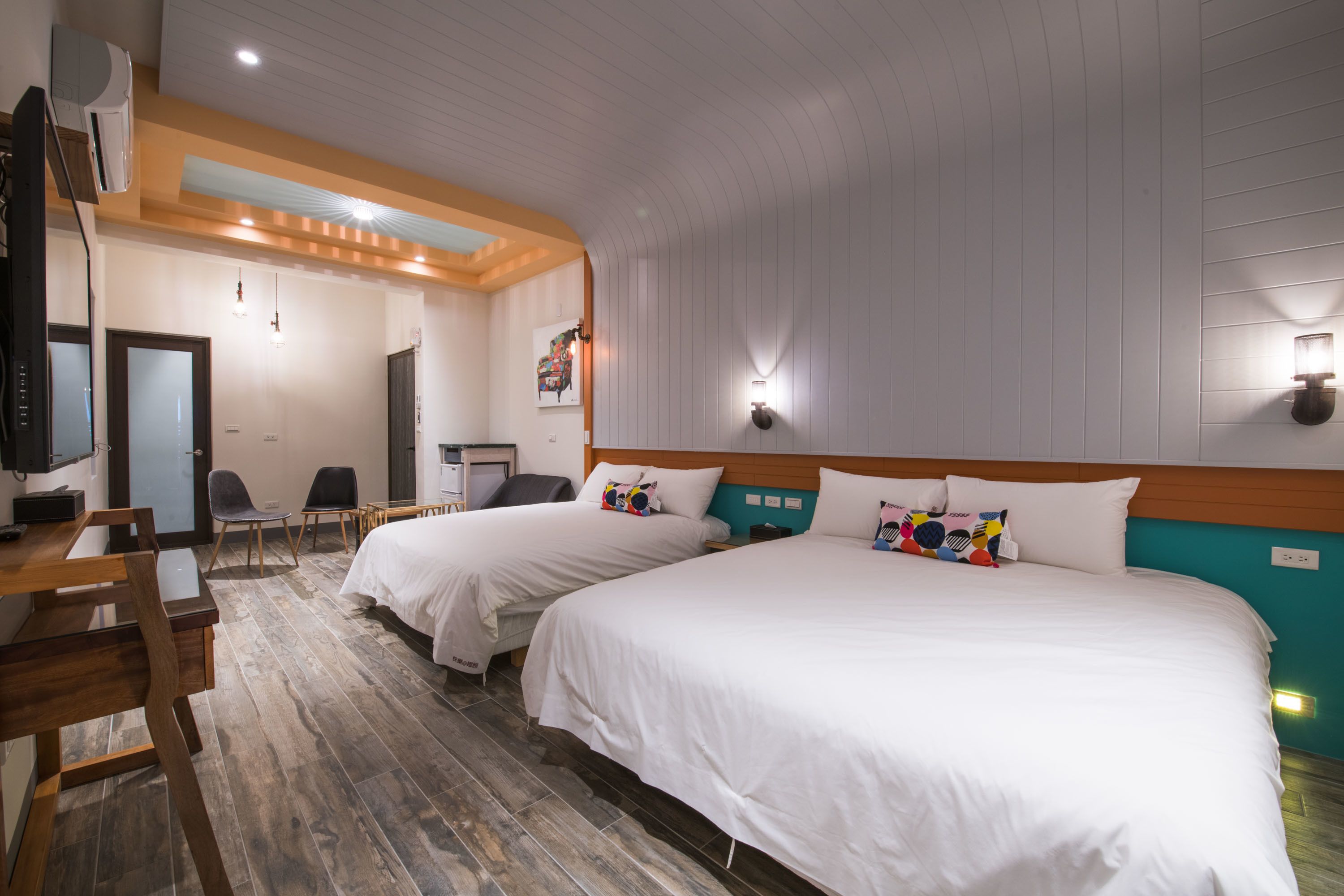 Design Quadruple Room | Egyptian cotton sheets, premium bedding, down comforters, pillowtop beds