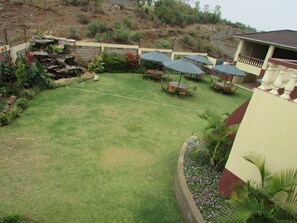 Property grounds - TrippleO's Hotel (Nairobi)