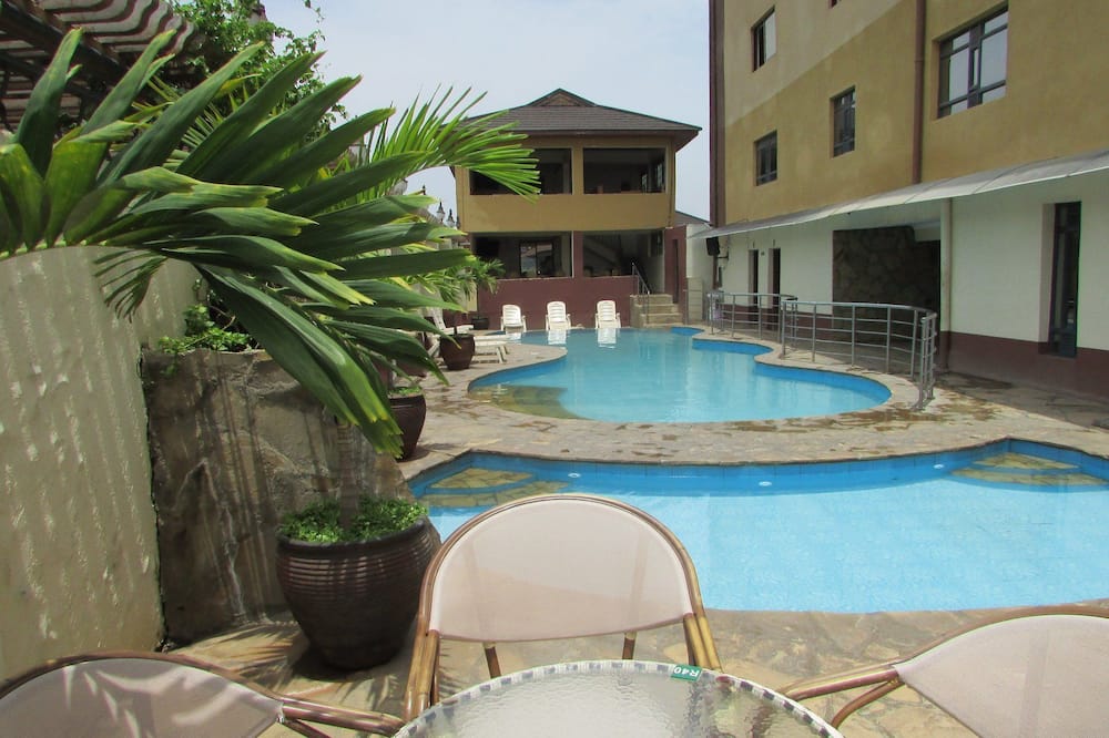 TrippleO's Hotel