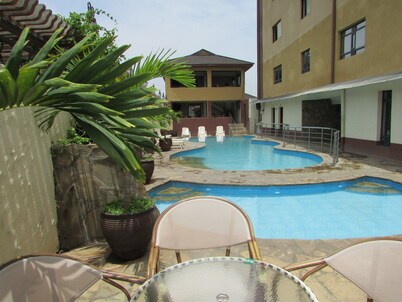TrippleO's Hotel