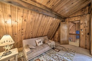 Fernseher, Kamin, Videospiele, DVD-Player