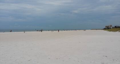 Koira tarvitsee lomaa? Tein - se oli hienoa! 21.-28. Syyskuuta saatavana