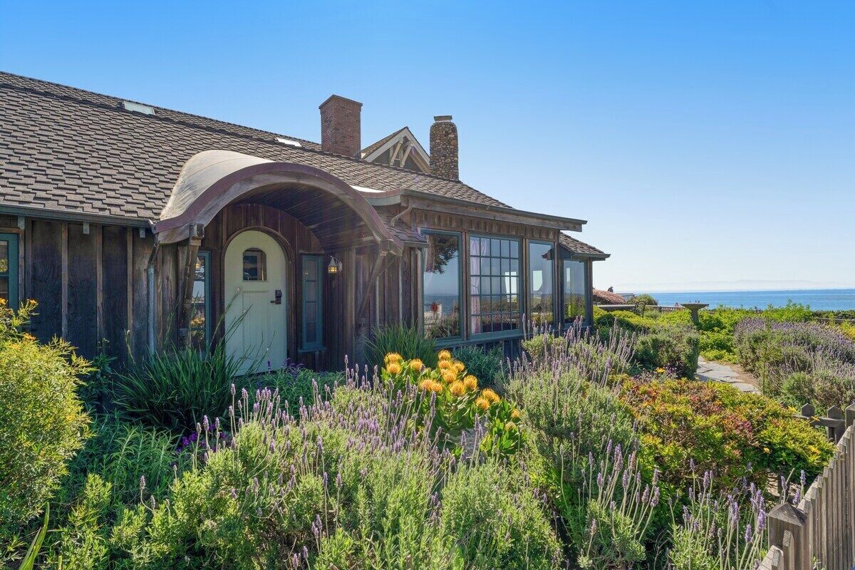 Black Pearl Cottage