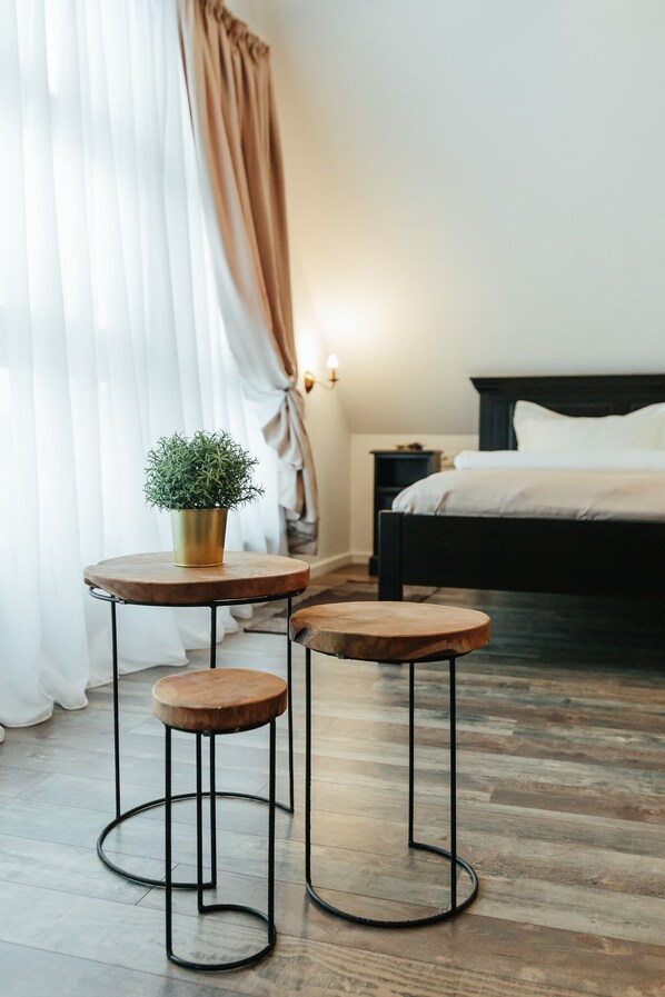 2 chambres, fer et planche à repasser, Wi-Fi, draps fournis