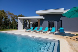 Outdoor pool - Villa Mariva (Zminj)