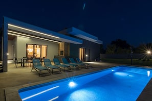 Front of property – evening/night - Villa Mariva (Zminj)