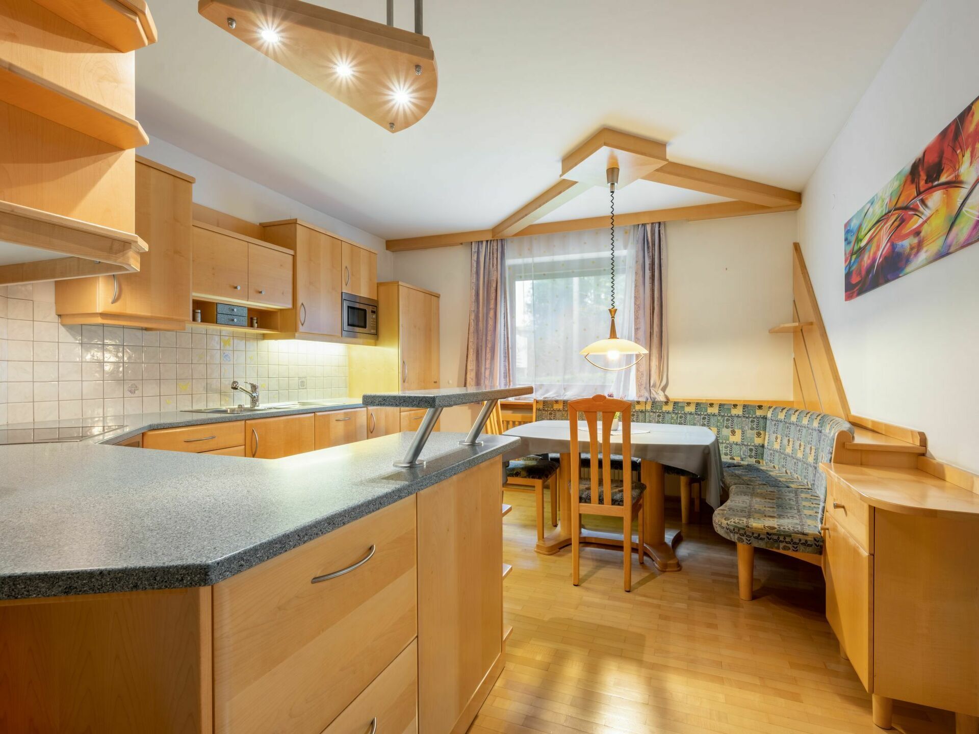 Microondas, horno y lavavajillas 