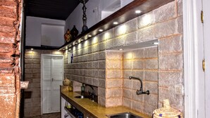 Unclassified image, 4 of 29, button - Riad Razoli Sidi Daoui (Rabat)