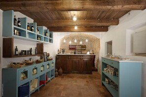 Bar (on property) - Boutique Umbrian home with spa & hotel facilities (Postignano)