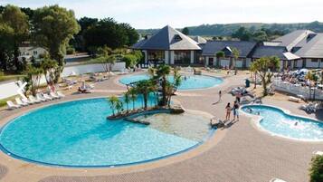 Indoor pool, outdoor pool