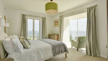 6 chambres, fer et planche Ă repasser, Wi-Fi, draps fournis