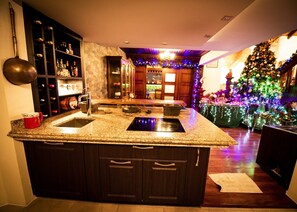 Daily full breakfast (USD 4.46 per person)