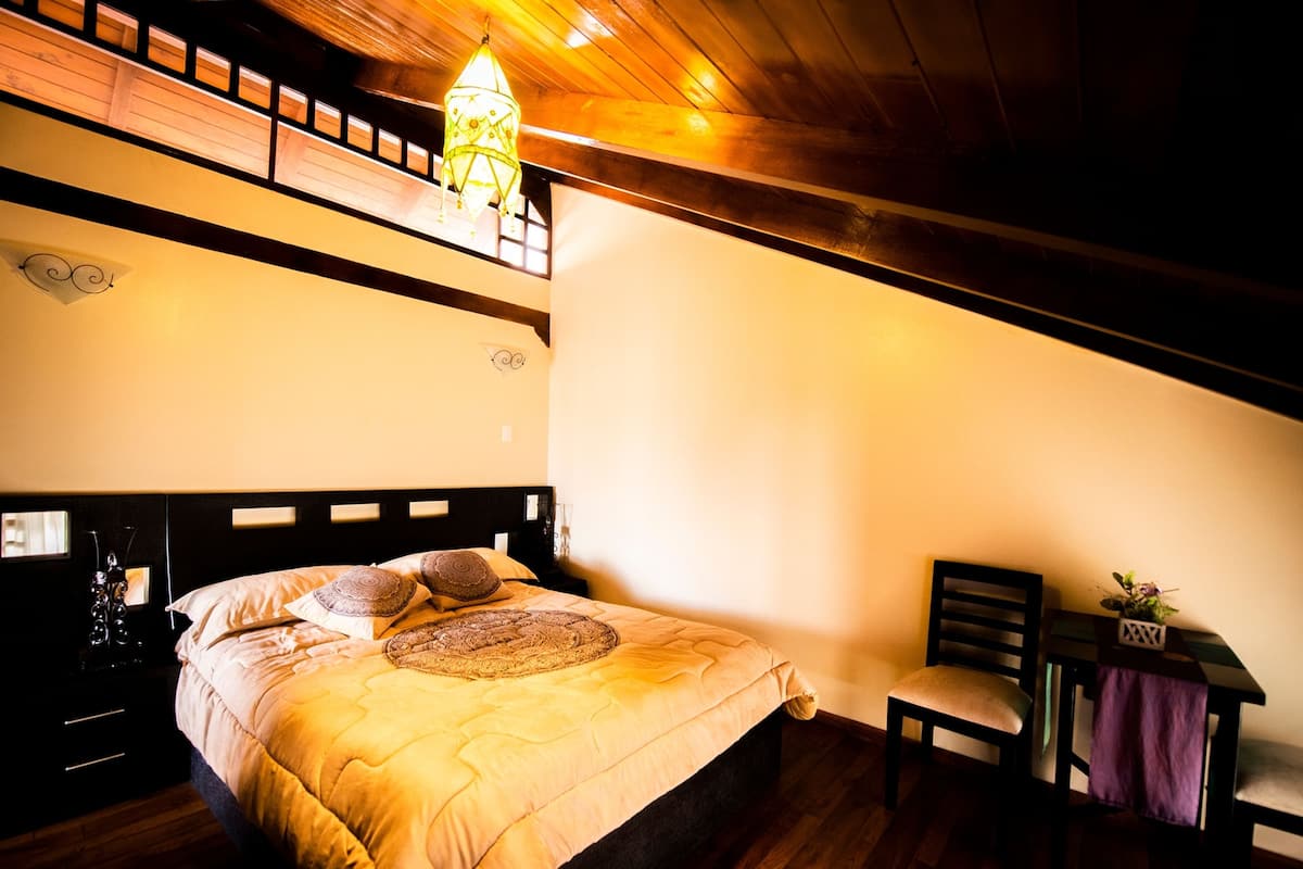 Superior-Doppelzimmer, 1 Queen-Bett | Individuell dekoriert, individuell eingerichtet, kostenloses WLAN