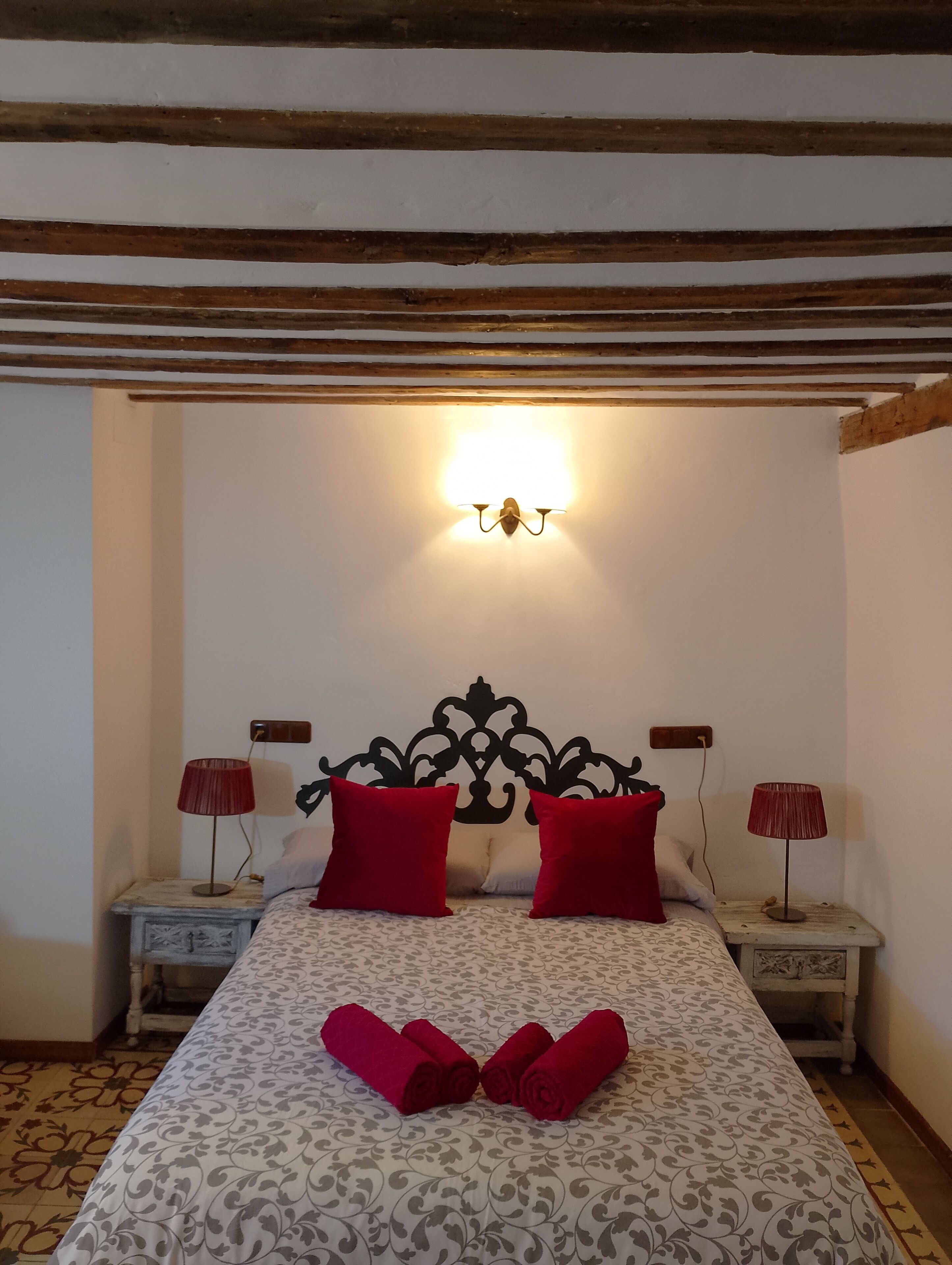 3 dormitorios, tabla de planchar con plancha, wifi gratis y ropa de cama