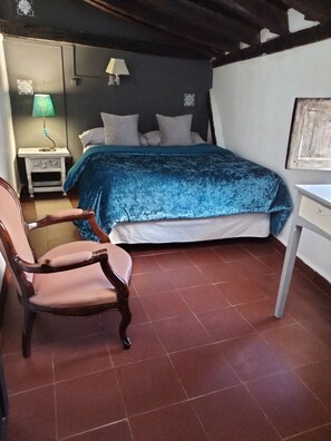 3 chambres, fer et planche à repasser, Wi-Fi gratuit, draps fournis