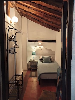 3 habitaciones, tabla de planchar con plancha y wifi gratis