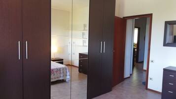 2 bedrooms, bed sheets