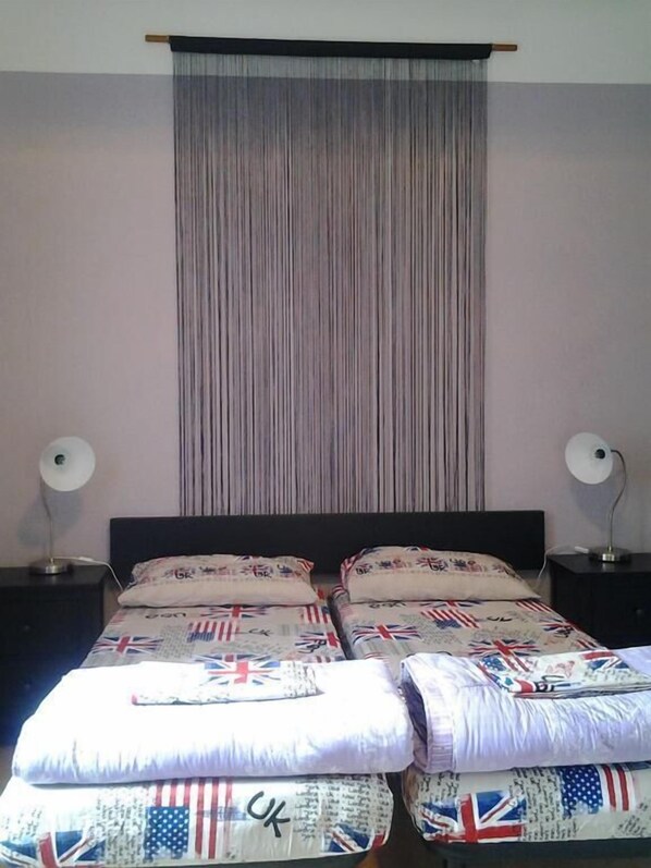 واي فاي مجانًا وملاءات أسرّة