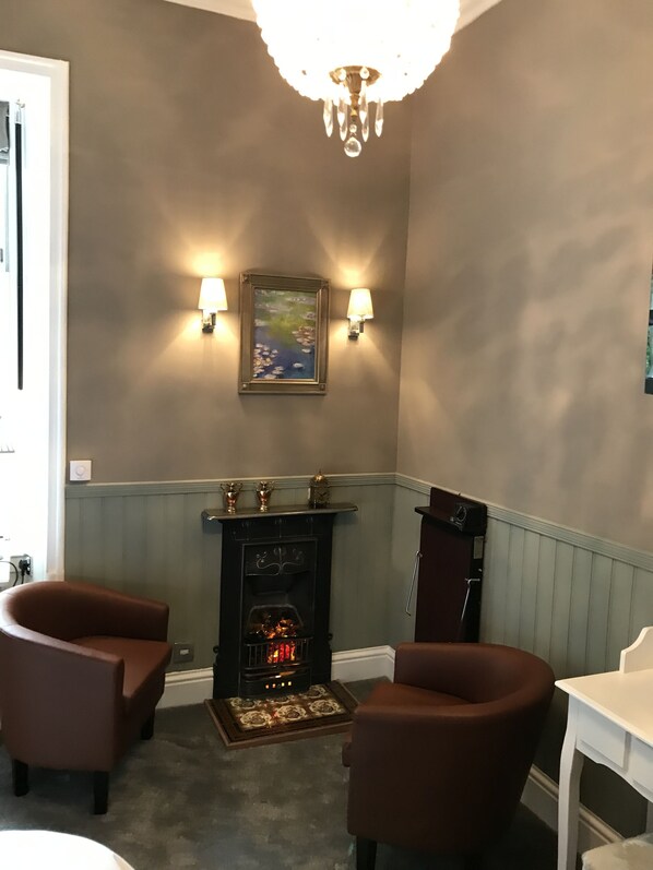 Habitación doble | Cortinas opacas, wifi gratis, ropa de cama