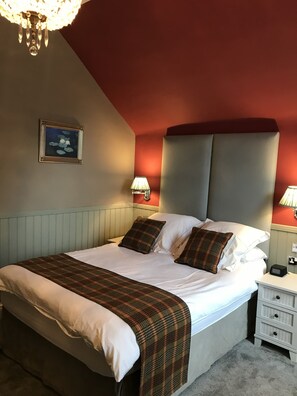 Habitación doble | Cortinas opacas, wifi gratis, ropa de cama