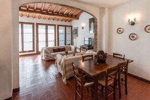 TV - Colombina, Lovely Country Apartment At 6km From Siena (Siena)