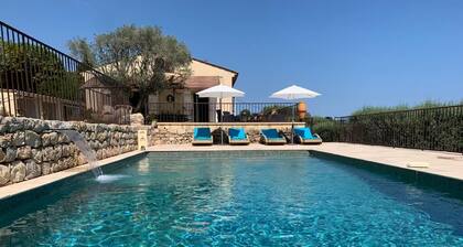 Riviera Casa Provenzal Lleno de encanto con piscina climatizada