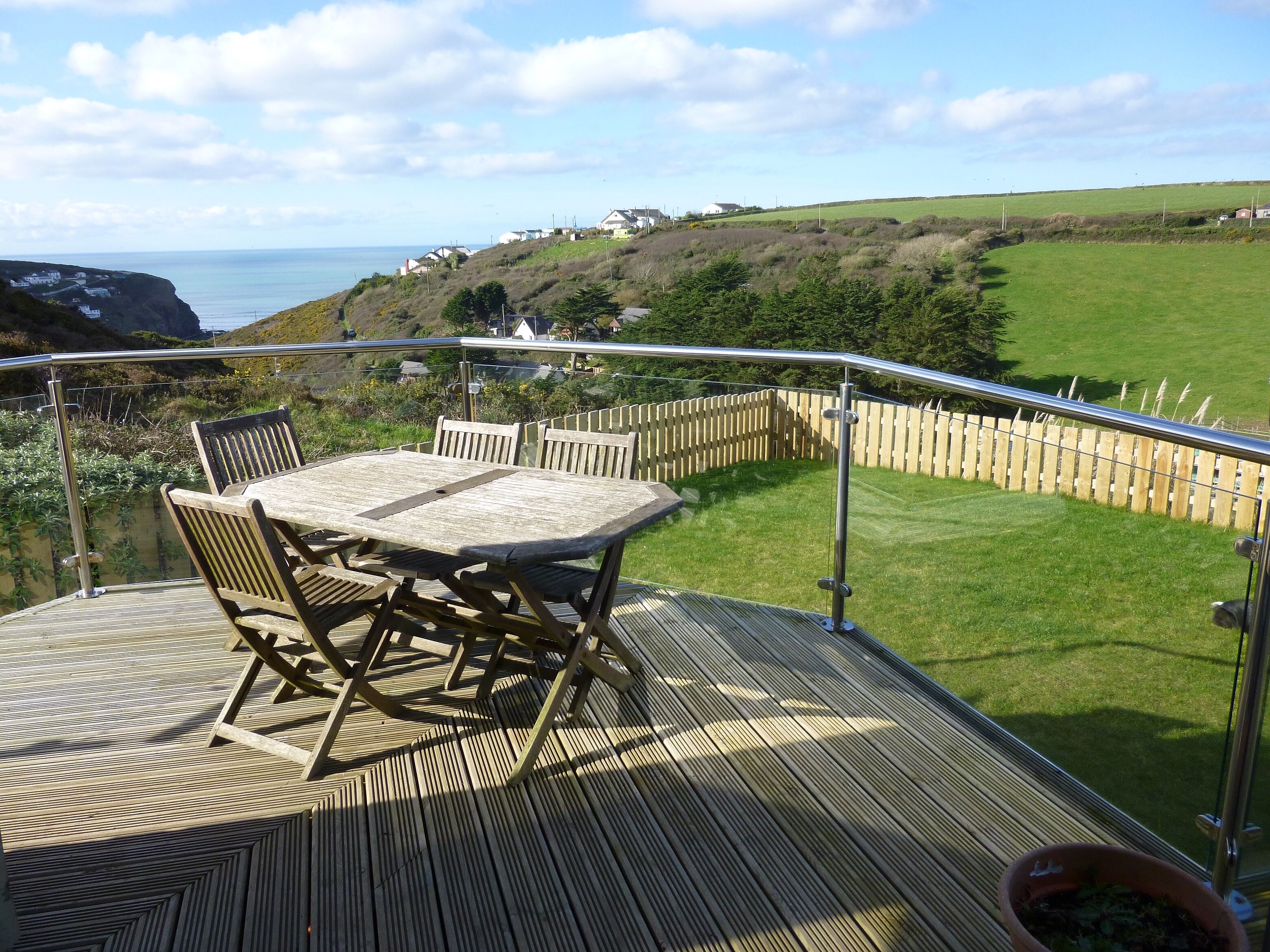 3 Bedroom Home With Stunning Sea And Countryside Views