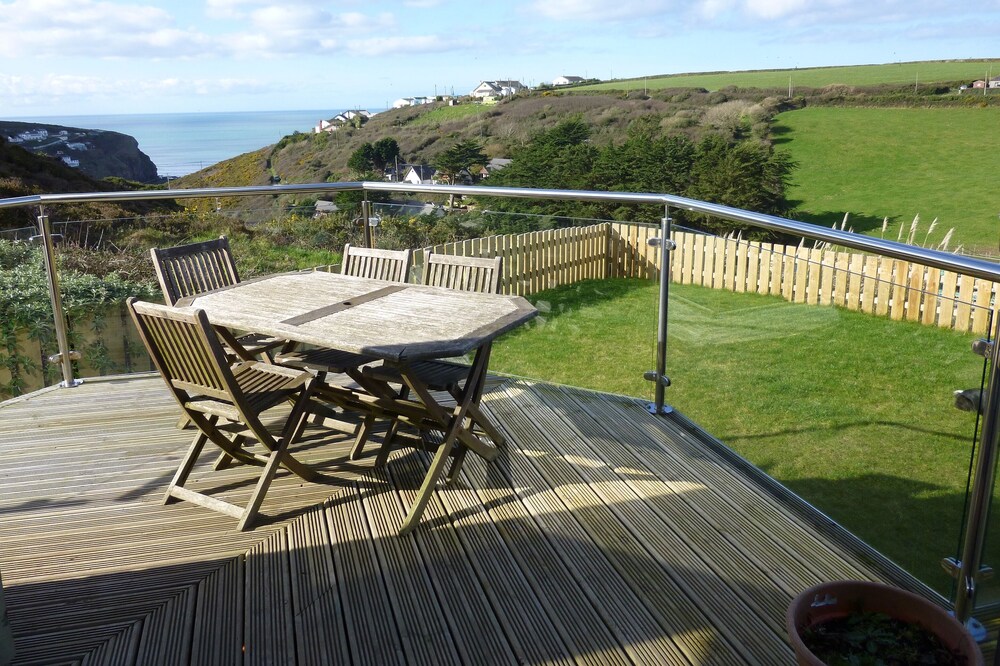 3 Bedroom Home With Stunning Sea And Countryside Views