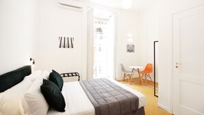 Luxury Double Room | Desk, soundproofing, cribs (surcharge), rollaway beds (surcharge) - Le Quinte del Bellini (Naples)