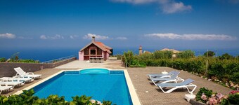 A Casa do Lagar In a peaceful and solitary area with a pleasant climate all year