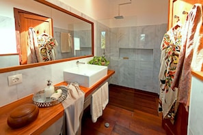 Shower, towels