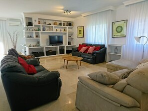 Smart TV, fireplace, books, stereo -  Near the Sea, Views and Golf Next to the Sea and Golf at the Lighthouse. (El Faro)